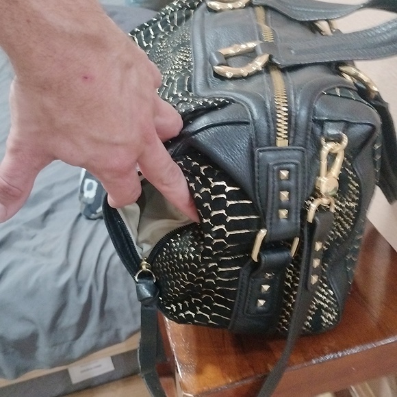Aimee Kestenberg Black and gold satchel bag. - Picture 10 of 16